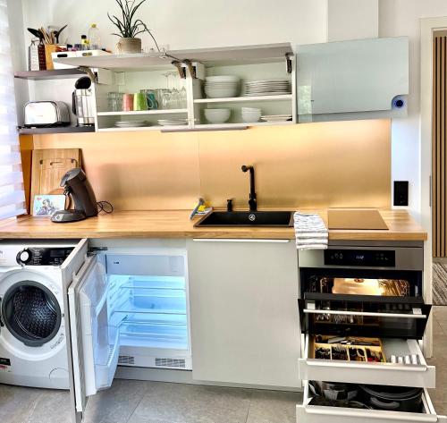 Foto SmartApart - Design Apartment - Favorite Place - Full Equipment - Public Transport 4