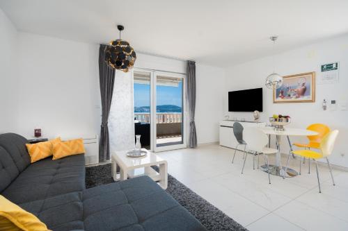 Klara's Seaview Apartment
