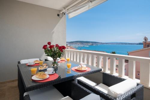 Klara's Seaview Apartment