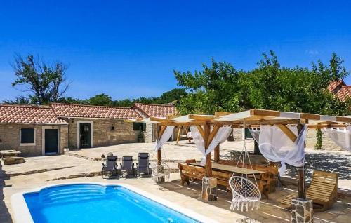 Beautiful Home In Benkovac With Sauna