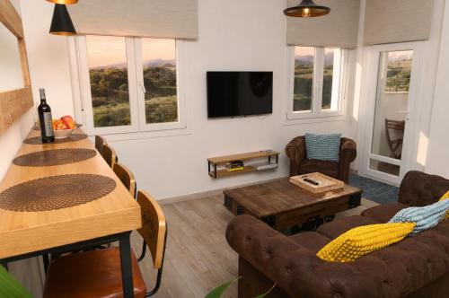 Tramontana · 2BR · Pool · Terrace · Views