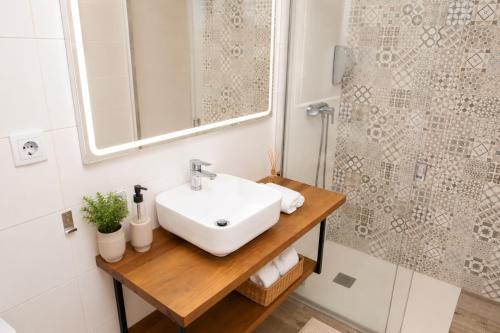 Tramontana · 2BR · Pool · Terrace · Views