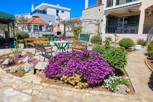 Apartments by the sea Vodice - 4198