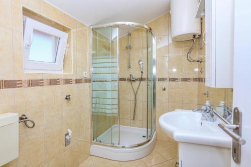 Apartments by the sea Vodice - 4198