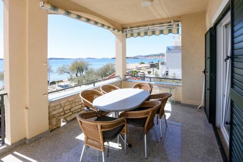 Apartments by the sea Vodice - 4198