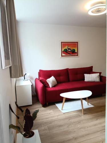 DeMass Apartment - Cozy, Free Parking and WiFi