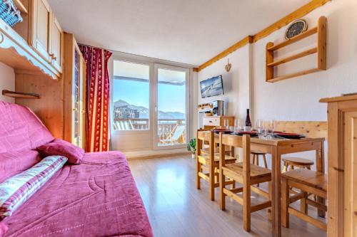 Charming 6-Person Flat - Heart of Val Thorens, 3 Vallées Ski Area