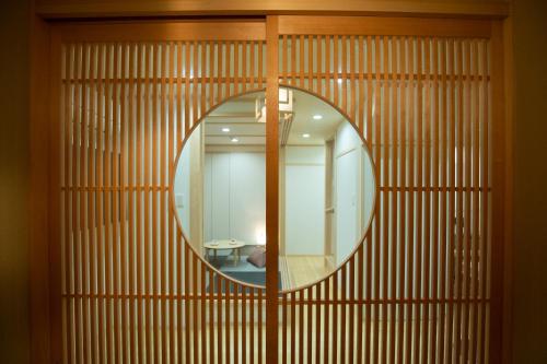 御屋杉 床暖房付き 京都駅から徒歩10分マッサージ付きのお風呂が楽しめるモダンデザインのお宿