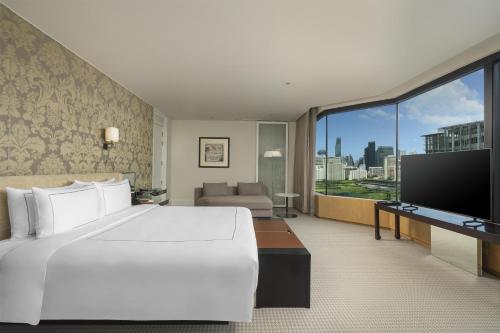 Grand Hyatt Erawan Bangkok — Photo of the whole room