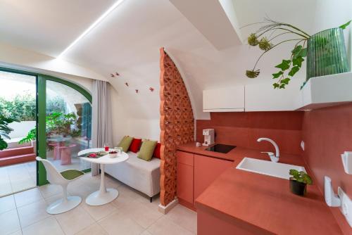 Central Grinn-in the heart of Rhodes,new&stylish!