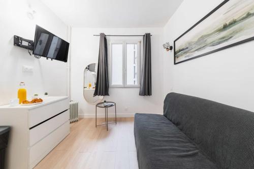 Studio sacre coeur metro anvers - Paris 9 -2P