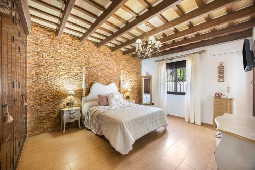 Villa la Dehesa. Solo familias.
