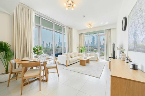 Elegant 2BR Maid Room Canal Front Skyline View