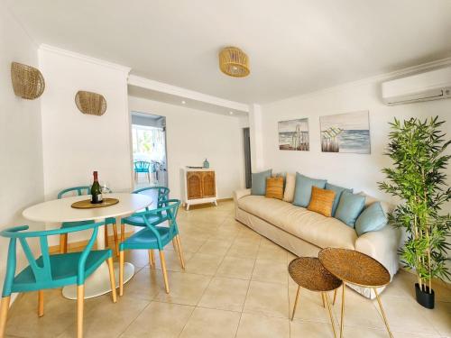 New elegant sea and pool views in Los Cristianos