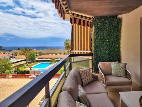 New elegant sea and pool views in Los Cristianos