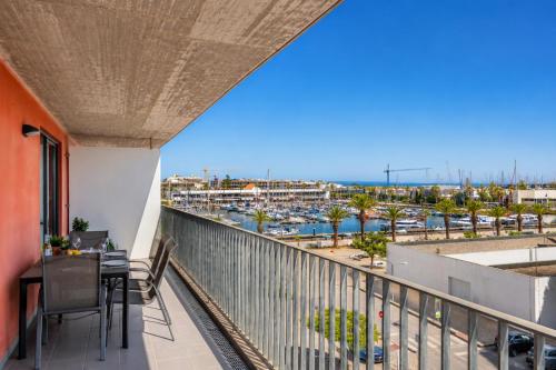 Marina Outlook