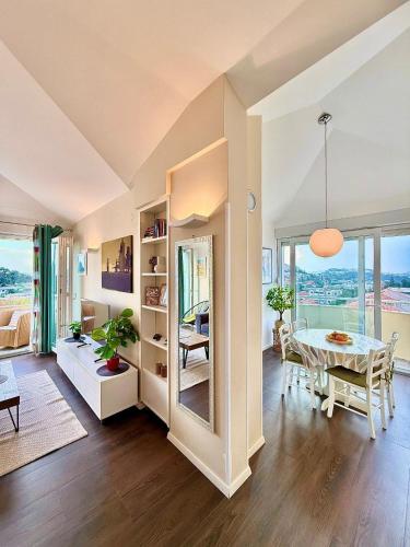 Penthouse with Panoramic Terrace & Free Parking