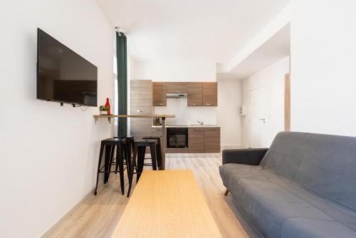 Studio Centre Cannes la bocca - 5 min des plages - WIFI Clim