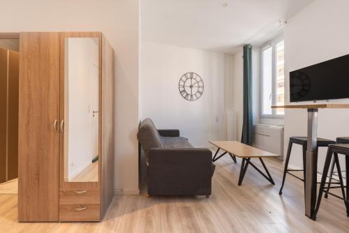 Studio Centre Cannes la bocca - 5 min des plages - WIFI Clim
