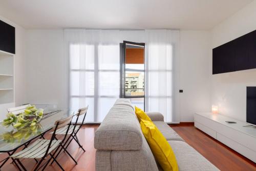 Large Duplex with private Terrace Gluck Milan