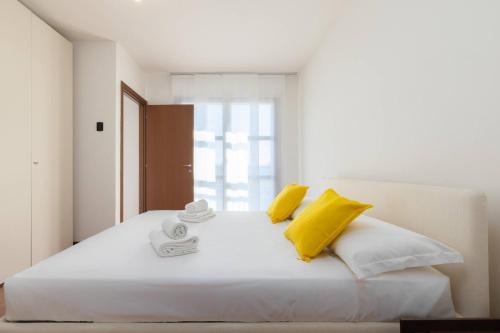 Large Duplex with private Terrace Gluck Milan