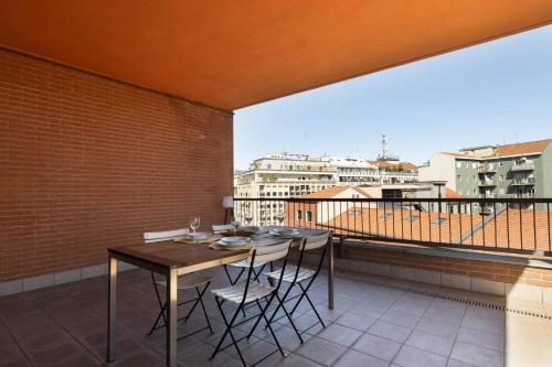 Large Duplex with private Terrace Gluck Milan