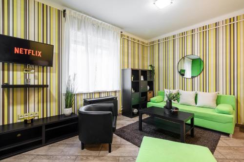 Green Castle Apartment