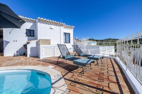 3-Bedroom Home with Pool, Monte São Pedro -Luz