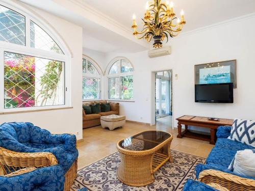 Eagle Villa
