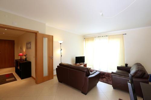 T2-Neville's House D
