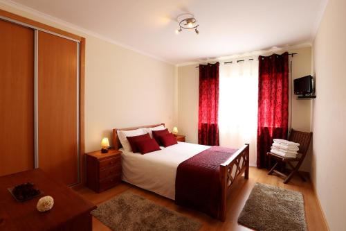 T2-Neville's House D