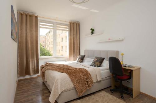 Spacious Family Apartment with Air Conditioning in Downtown Warsaw by Noclegi Renters