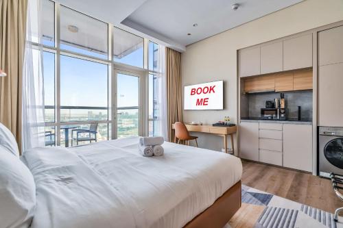 Free housekeeping visits during your stay - StayShort - Stylish Studio in JVT Sleeps 2 with Balcony