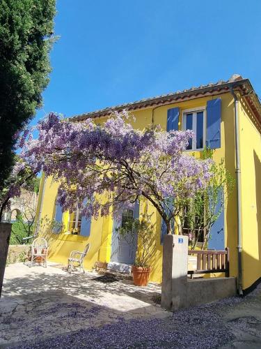 La Maison Bleue, nid chaleureux en bord de rivière