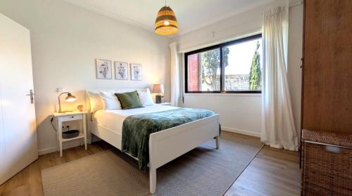 Private Parking 2BR Ensuite 3 Baths 5 min Metro