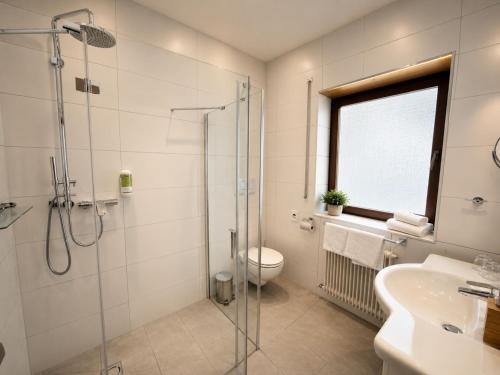 B&B GoldRain