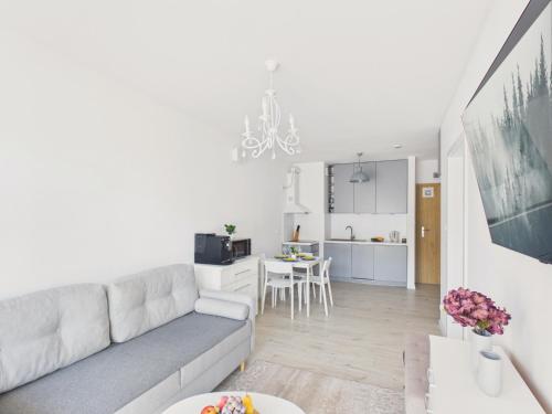 Baltic Calm Kasprowicza Apartment by Solarento