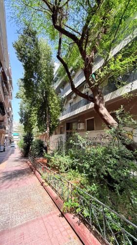 Spacious 2BR Apartment in Athens Center