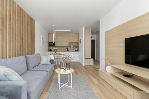Sunday Klimatyzowany Apartament z Parkingiem i Balkonem oraz SPA by Noclegi Renters