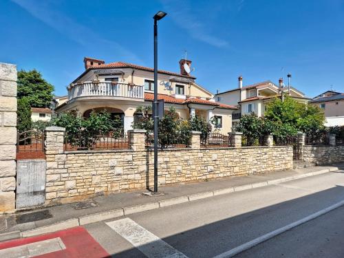 Apartment Villa Teuta-2 by Interhome