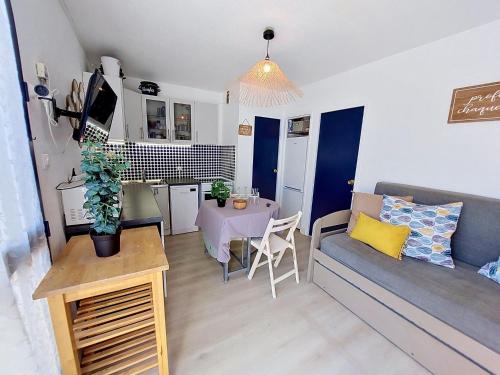 Apartment Les Supers Marines-2 by Interhome