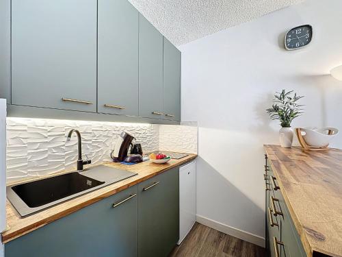 Studio ISIS II by Interhome