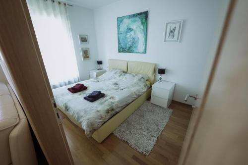 Lola Suite, One Bedroom Place with Free Parking