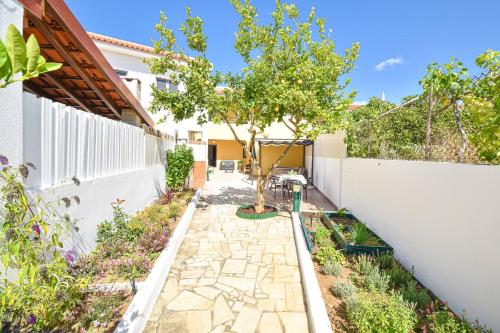 Casa dos Avós by MTPhomes
