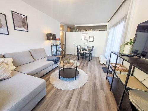 Apartment Iris by Interhome
