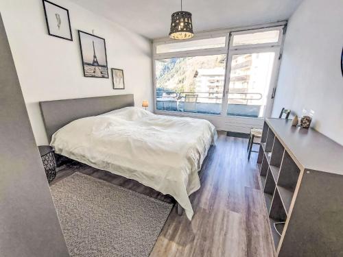 Apartment Iris by Interhome