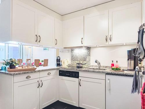 Apartment Holiday Apt- T by Interhome