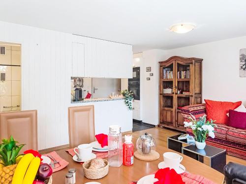 Apartment Holiday Apt- T by Interhome