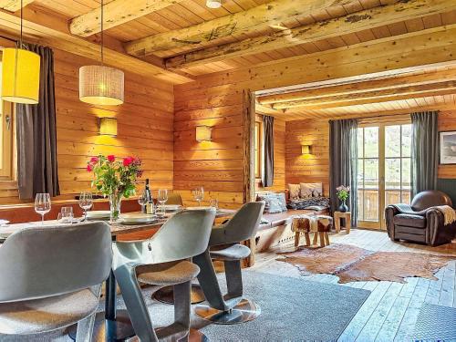 Chalet Chalet Kitzsteinhorn by Interhome