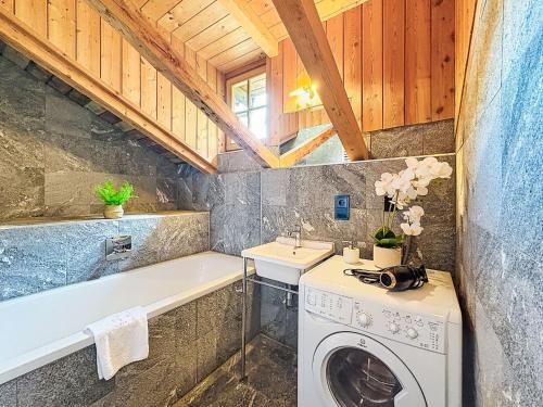 Chalet Chalet Kitzsteinhorn by Interhome
